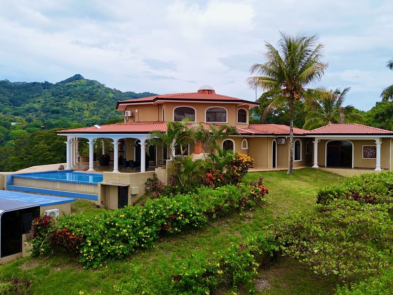 7 bed Single Family Homes For Sale in Atenas, Alajuela - 1