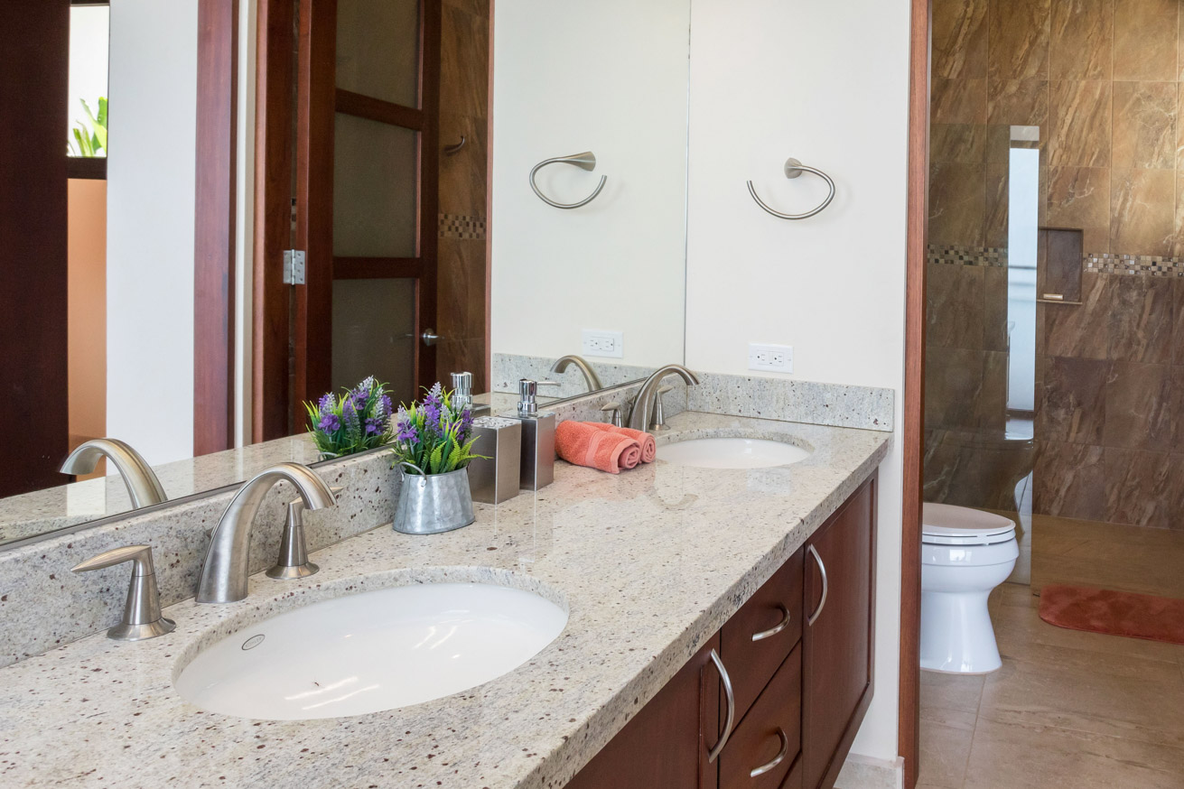 3 bed Single Family Homes For Sale in Ojochal, Puntarenas - thumb 20