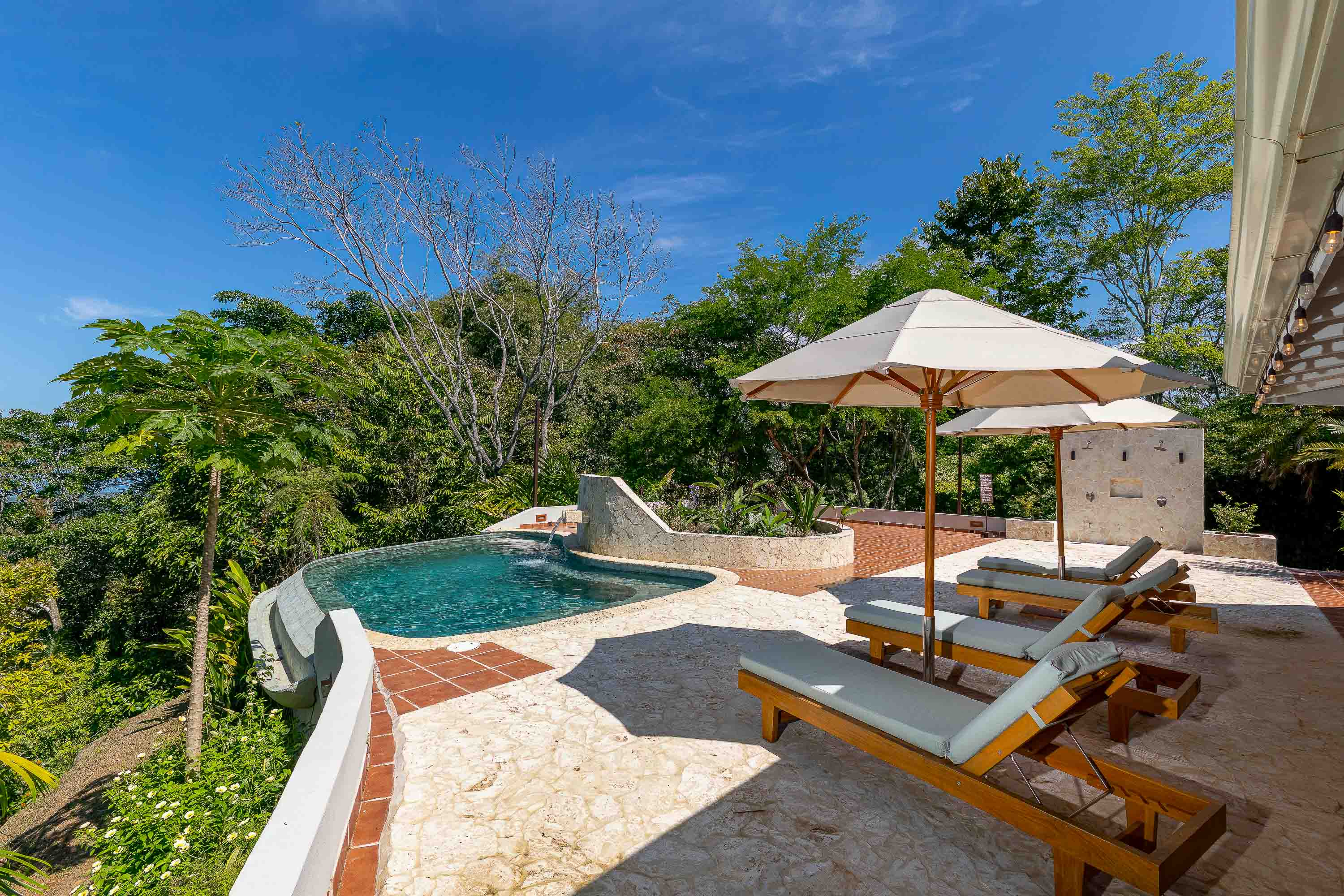 24 bed Hotel / Leisure For Sale in Dominical, Puntarenas - thumb 9