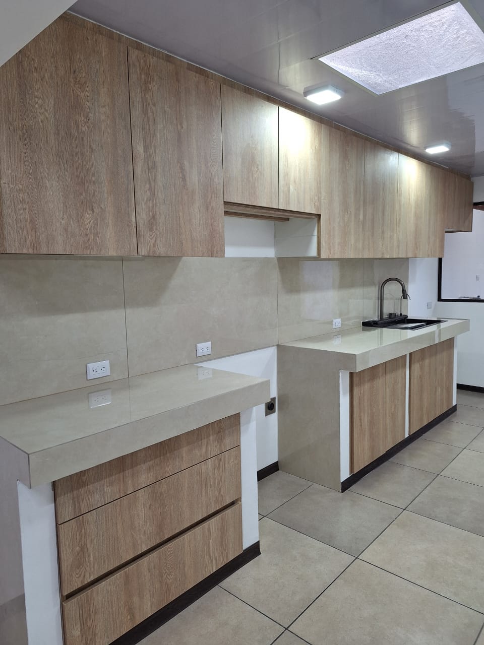 4 bed Single Family Homes For Sale in Desamparados, San Jose - thumb 4