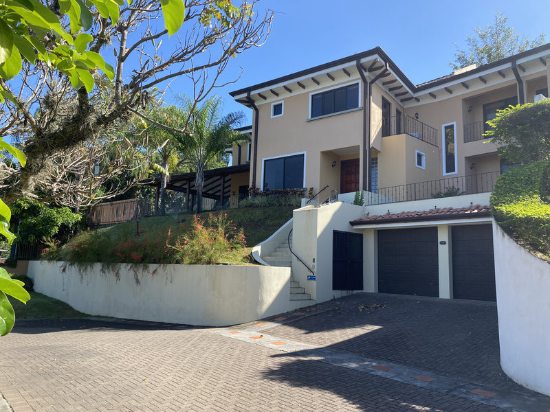3 bed Single Family Homes For Sale in Santa Ana, San Jose - thumb 2