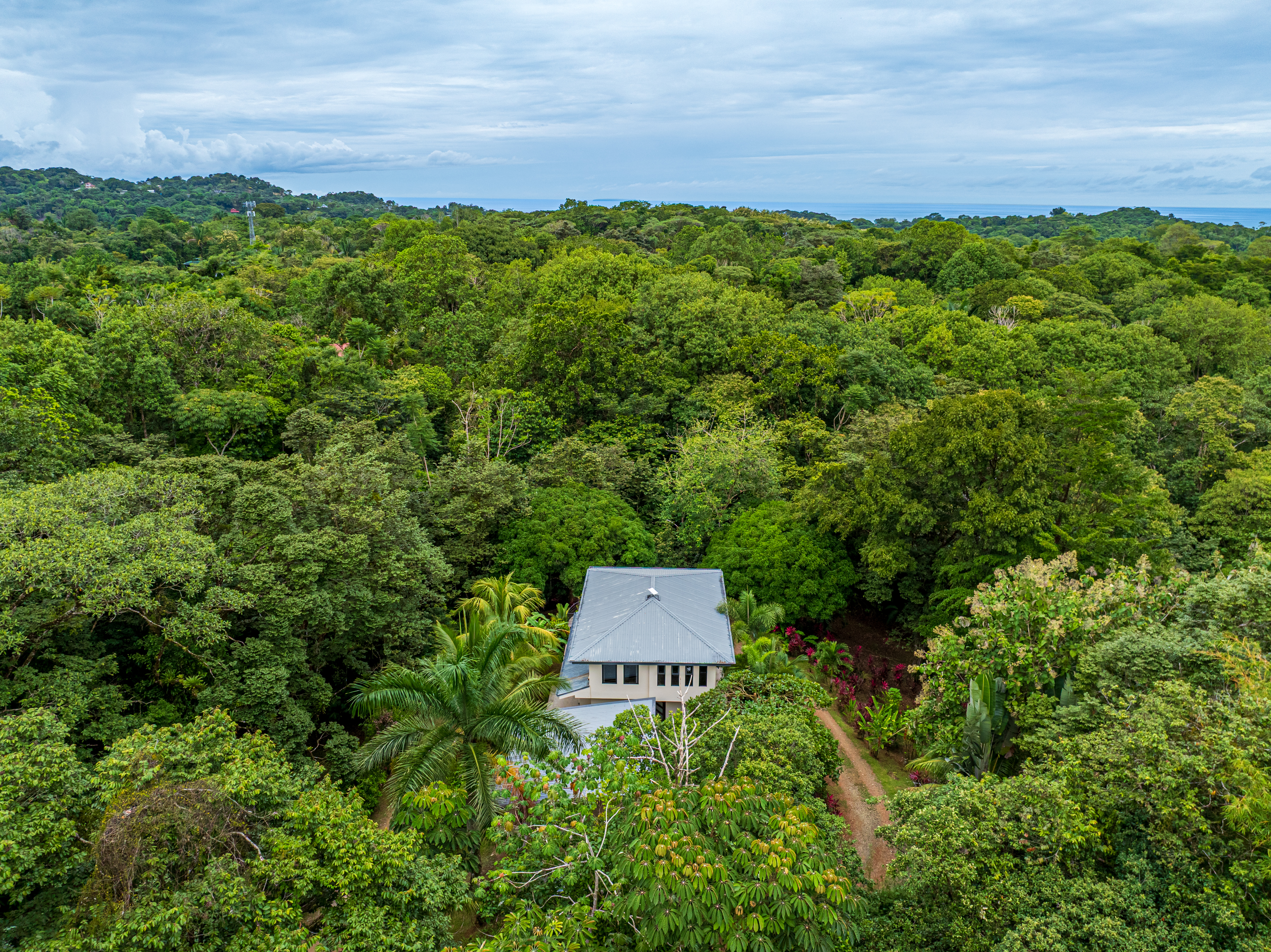 5 bed Single Family Homes For Sale in Ojochal, Puntarenas - thumb 1