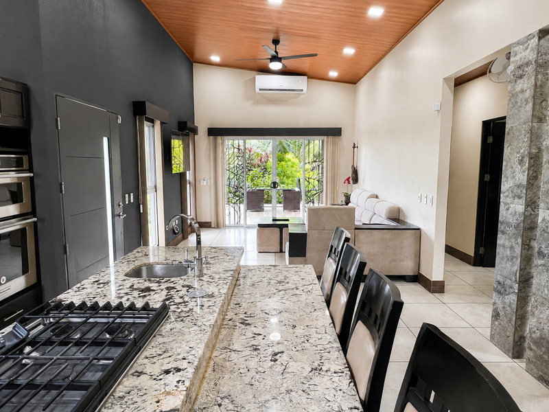 2 bed Single Family Homes For Sale in Quepos, Puntarenas - photo 6