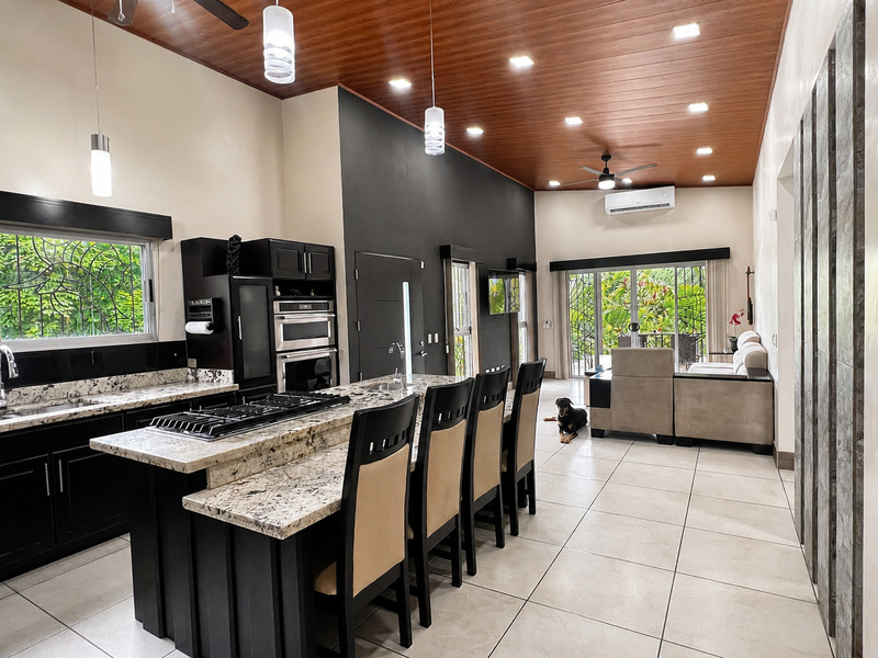 2 bed Single Family Homes For Sale in Quepos, Puntarenas - photo 2
