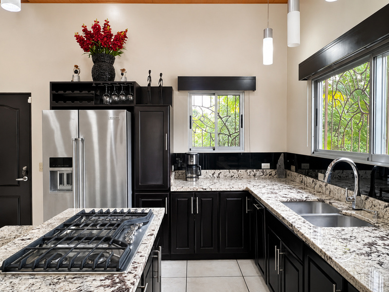 2 bed Single Family Homes For Sale in Quepos, Puntarenas - photo 8