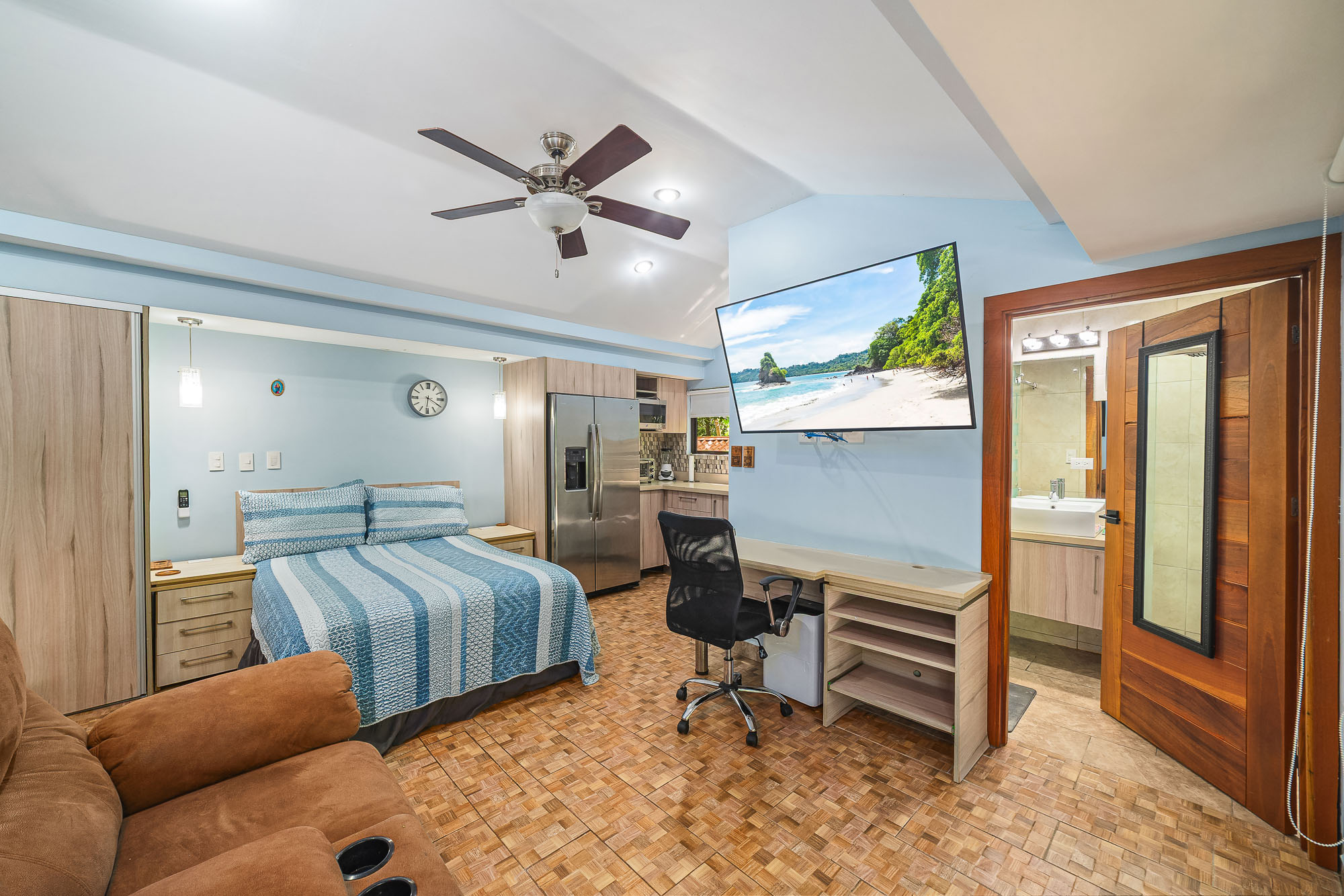 6 bed Single Family Homes For Sale in Playa Potrero, Guanacaste - thumb 16