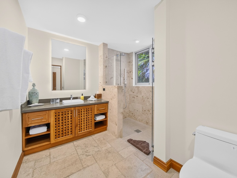 5 bed Single Family Homes For Sale in Manuel Antonio, Puntarenas - photo 22