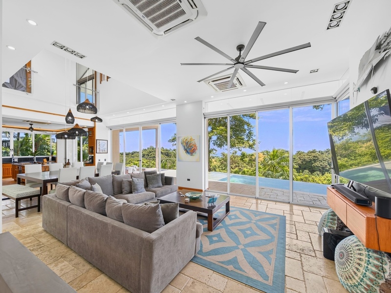 5 bed Single Family Homes For Sale in Manuel Antonio, Puntarenas - photo 8