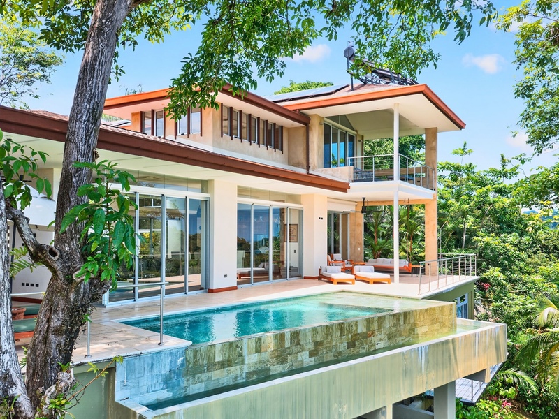 5 bed Single Family Homes For Sale in Manuel Antonio, Puntarenas - 1