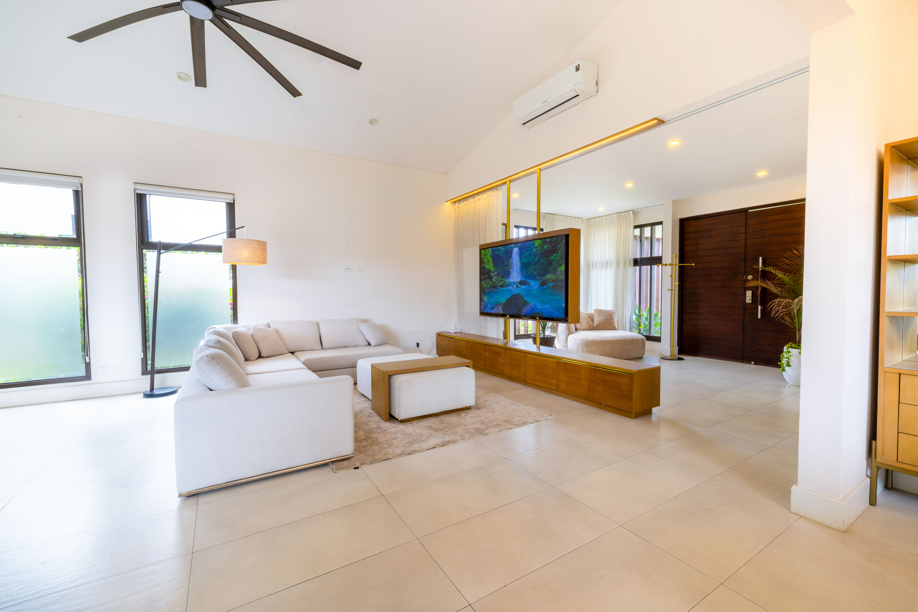 5 bed Single Family Homes For Sale in La Guacima, Alajuela - thumb 3