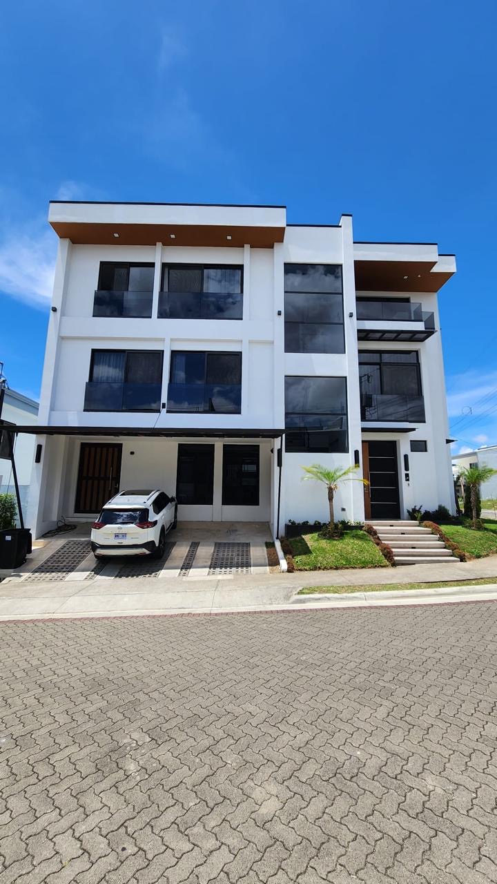 4 bed Condo For Sale in Tres Ríos, Cartago - thumb 1