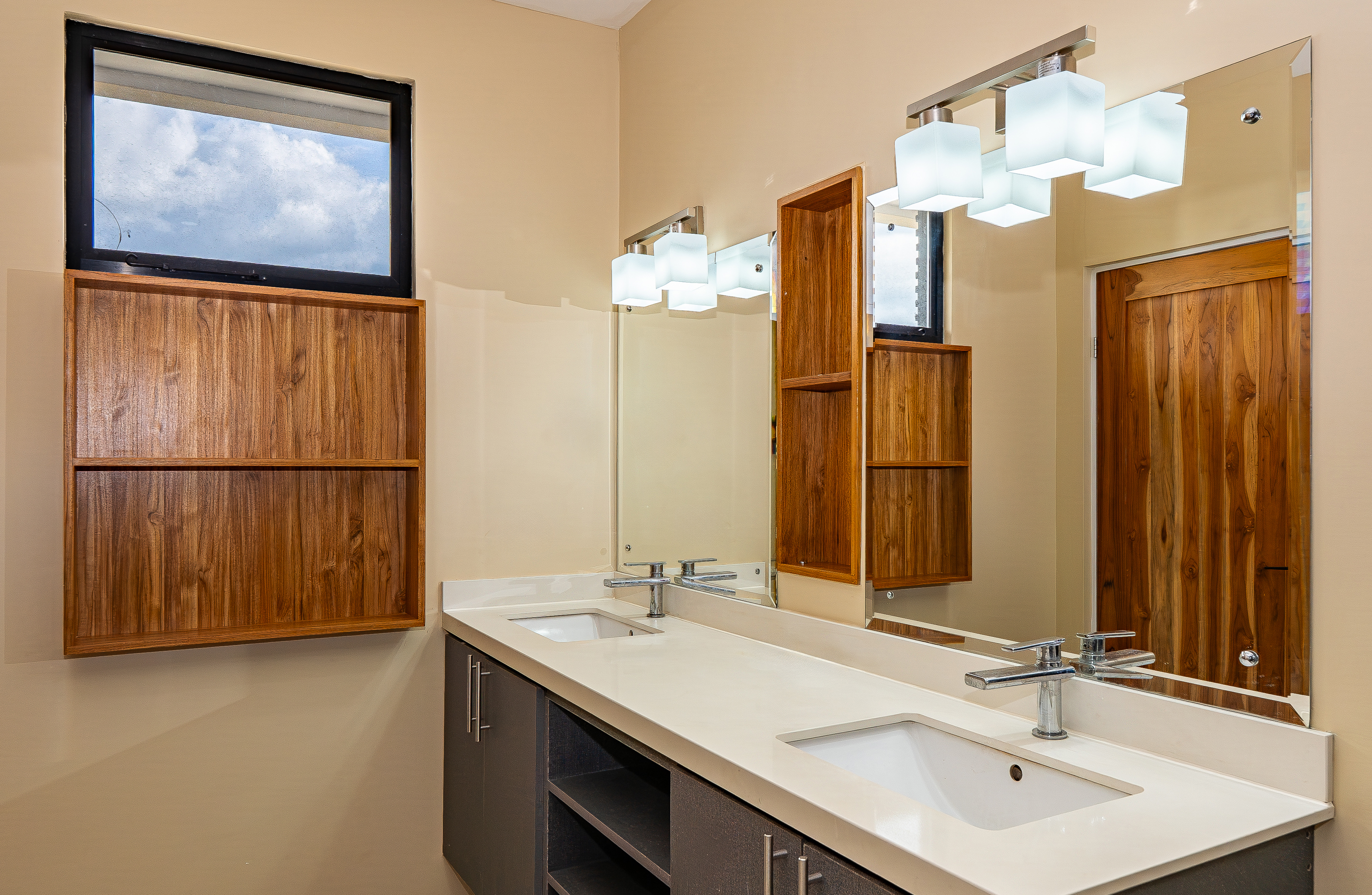 6 bed Single Family Homes For Sale in Tamarindo, Guanacaste - thumb 8