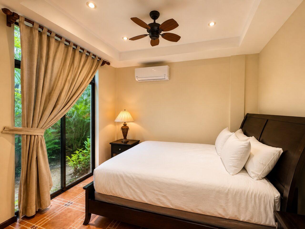 4 bed Single Family Homes For Sale in Playa Hermosa, Puntarenas - thumb 4