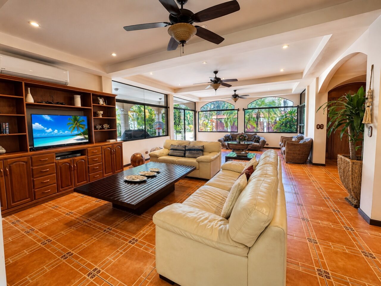 4 bed Single Family Homes For Sale in Playa Hermosa, Puntarenas - thumb 3