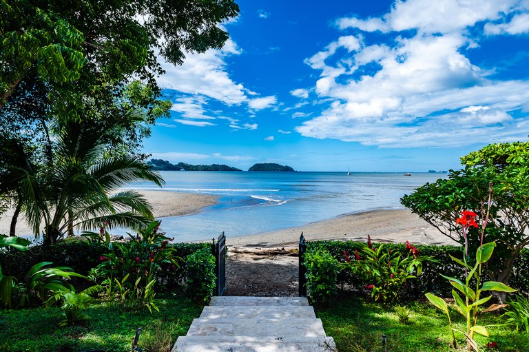 5 bed Single Family Homes For Sale in Playa Potrero, Guanacaste - thumb 17