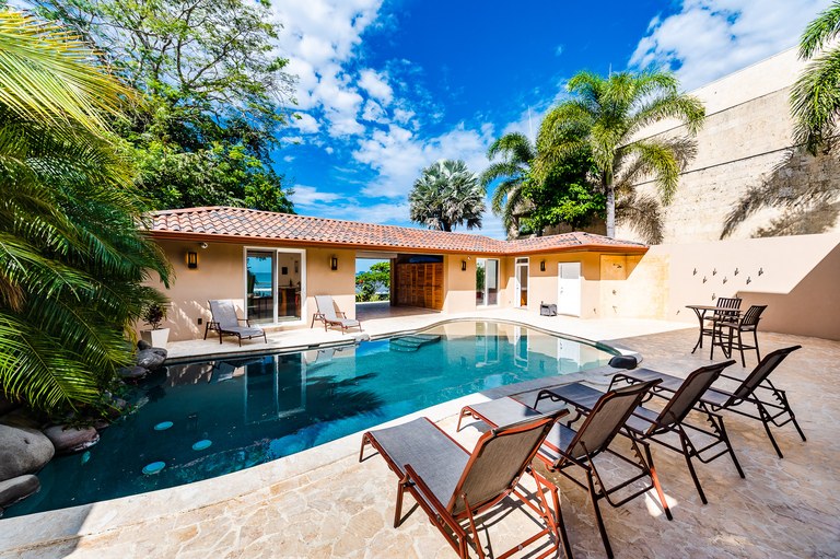 5 bed Single Family Homes For Sale in Playa Potrero, Guanacaste - thumb 3