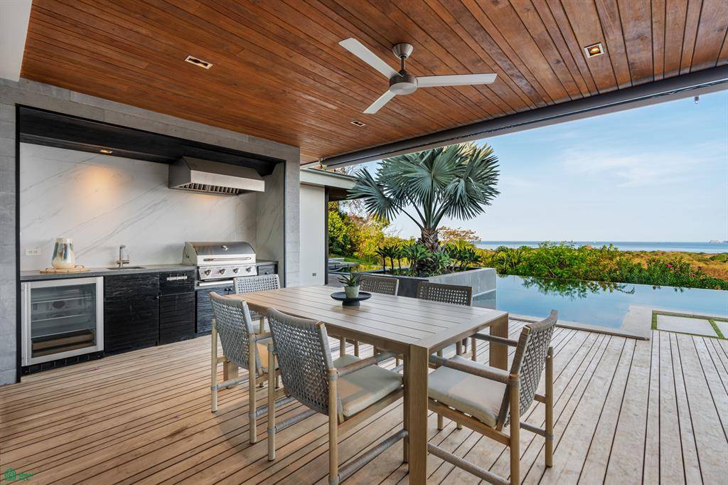 5 bed Single Family Homes For Sale in Playa Flamingo, Guanacaste - thumb 3
