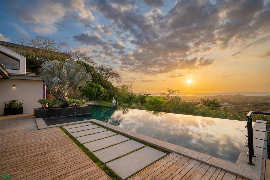 5 bed Single Family Homes For Sale in Playa Flamingo, Guanacaste - thumb 22