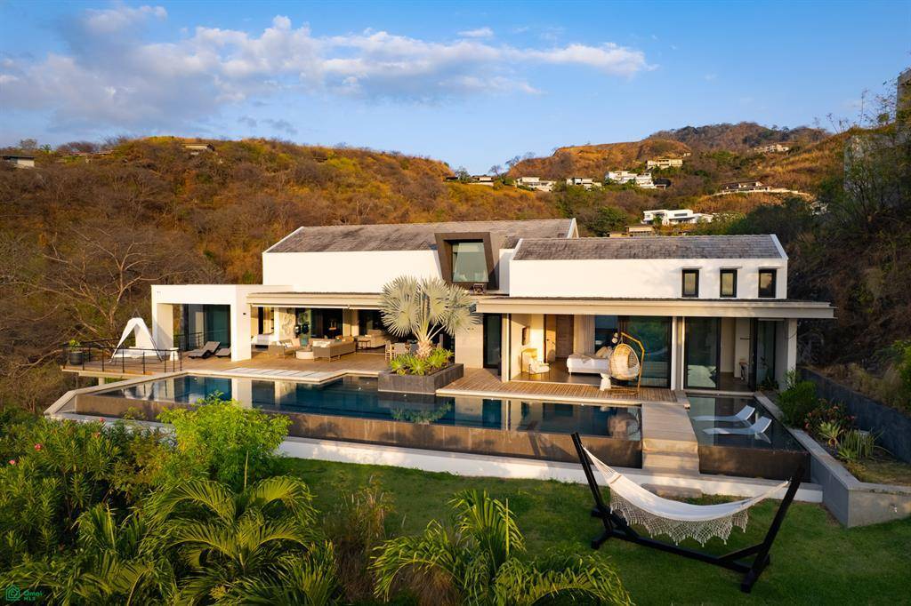 5 bed Single Family Homes For Sale in Playa Flamingo, Guanacaste - thumb 13