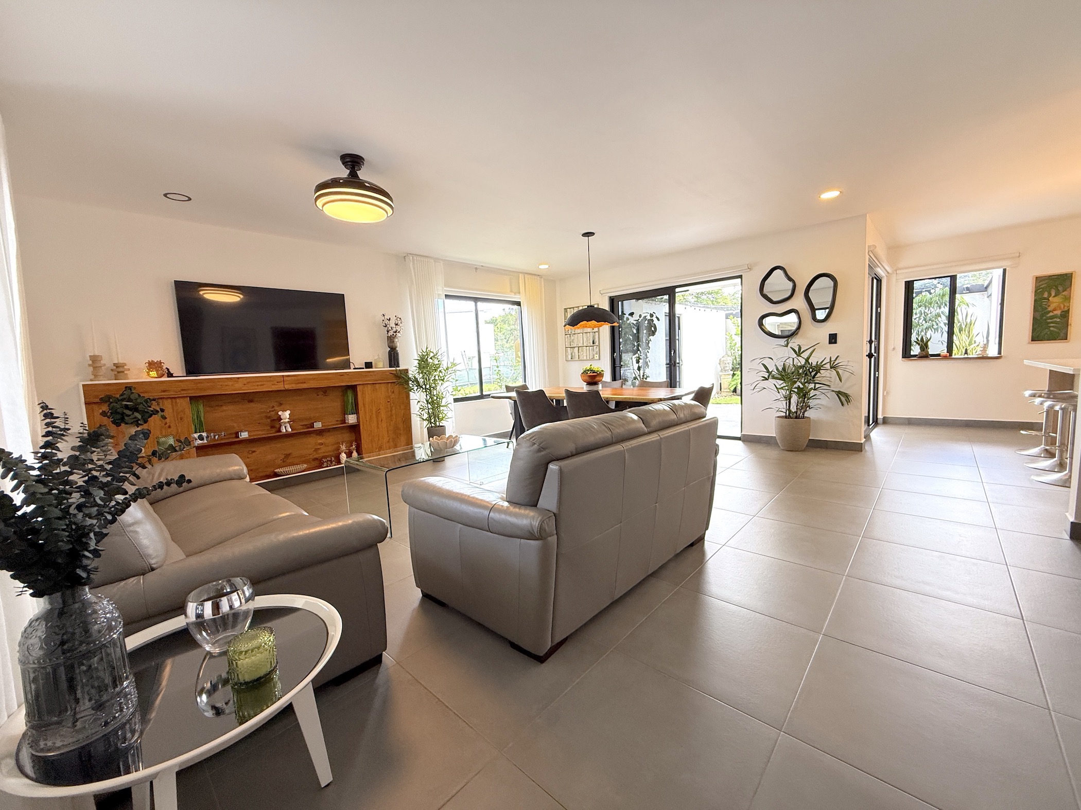 4 bed Single Family Homes For Sale in Santa Ana, San Jose - thumb 1