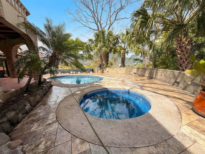 5 bed Single Family Homes For Sale in Santa Ana, San Jose - 1