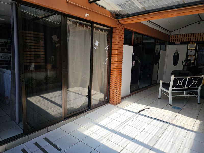 5 bed Commercial For Sale in Santo Domingo, Heredia - photo 2
