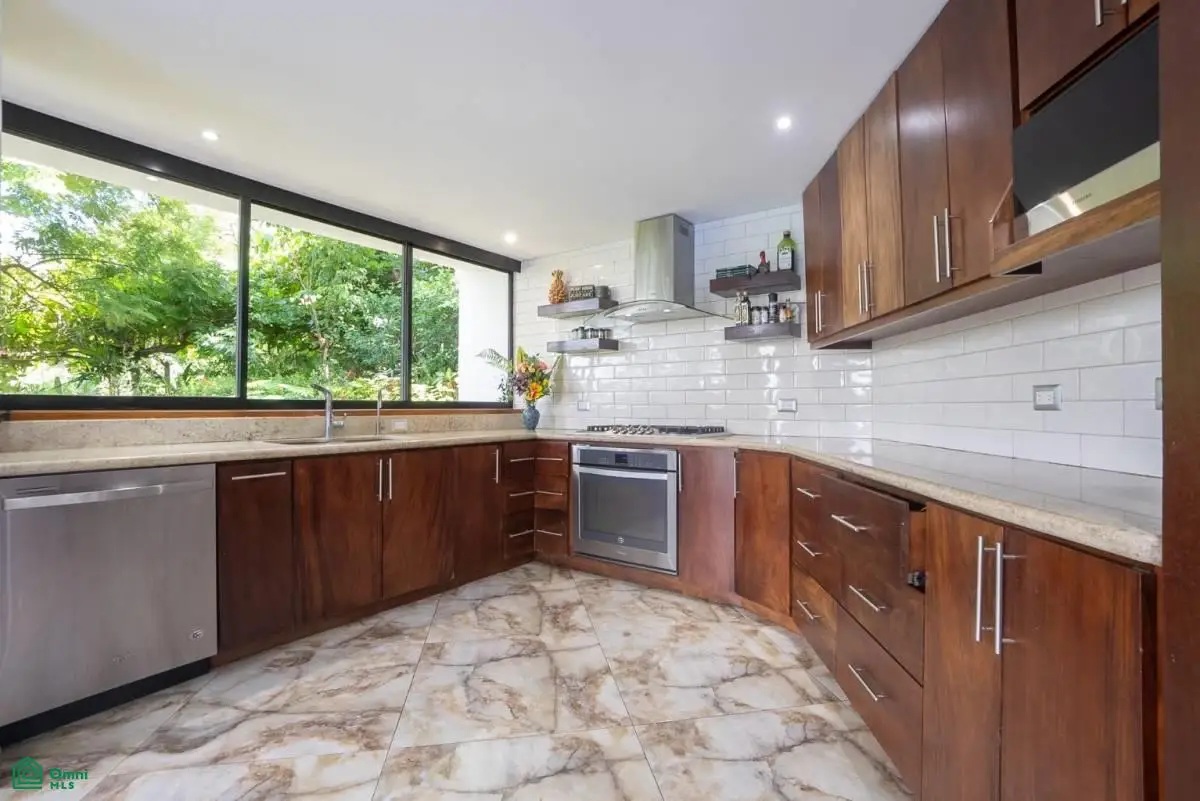 5 bed Single Family Homes For Sale in Ocotal, Guanacaste - thumb 6