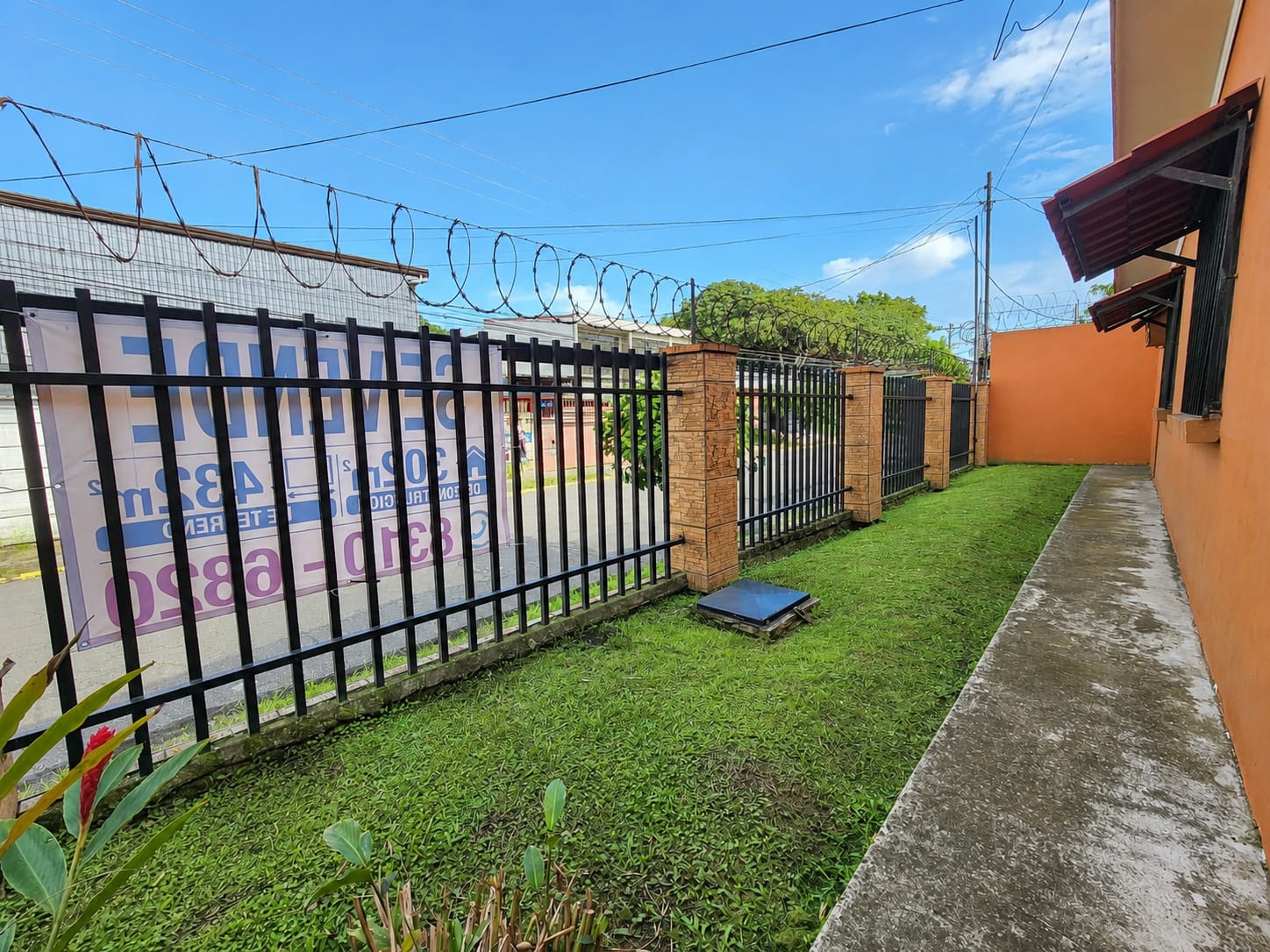 4 bed Single Family Homes For Sale in La Uruca, San Jose - thumb 3