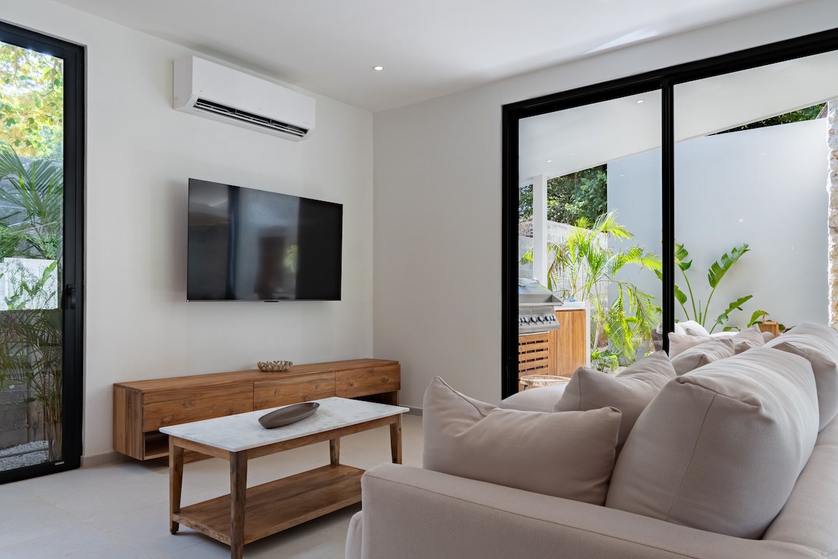 4 bed Single Family Homes For Sale in Playa Grande, Guanacaste - thumb 5