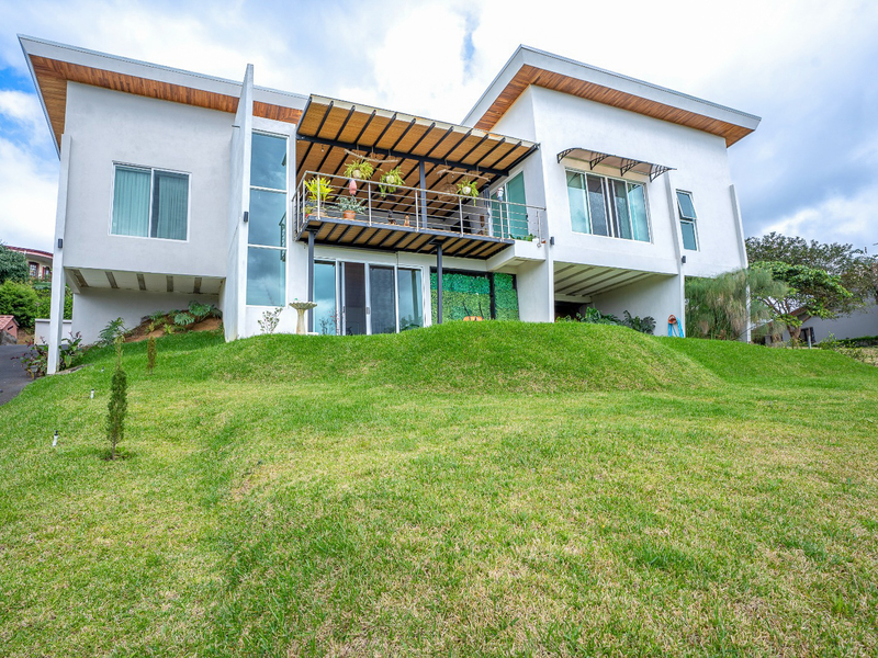 4 bed Single Family Homes For Sale in Grecia, Alajuela - 1