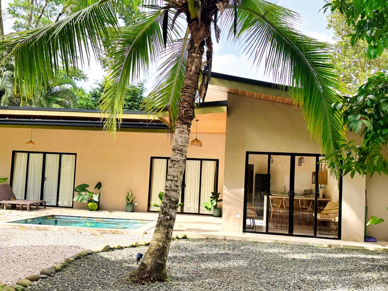 2 bed Single Family Homes For Sale in Cahuita, Limón - 1