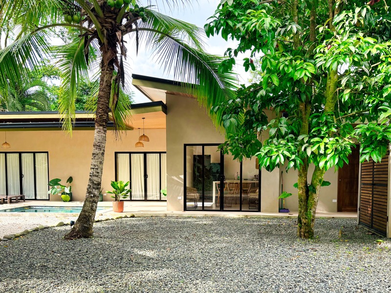 2 bed Single Family Homes For Sale in Cahuita, Limón - 1