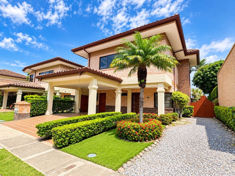 3 bed Single Family Homes For Sale in Santa Ana, San Jose - 1