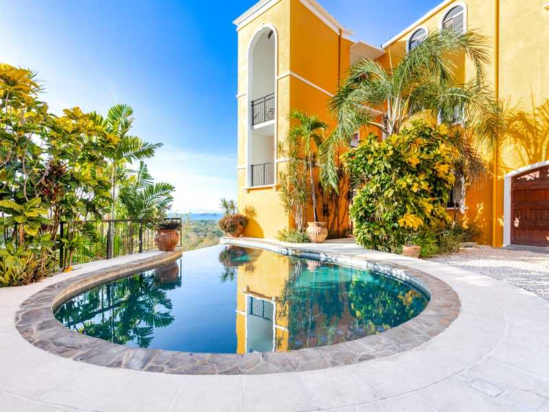 1 bed Condo For Rent in Playas Del Coco, Guanacaste - 1