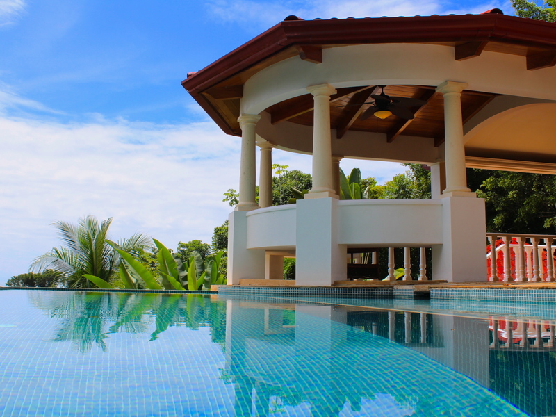 4 bed Single Family Homes For Sale in Dominical, Puntarenas - 1