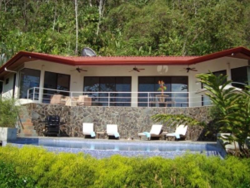 4 bed Single Family Homes For Sale in Dominical, Puntarenas - 1