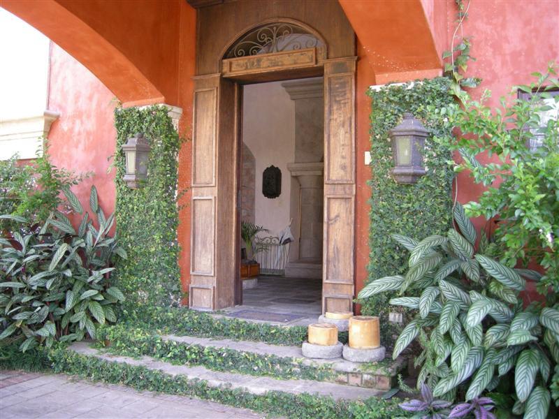 4 bed Single Family Homes For Sale in Santo Domingo, Heredia - 1