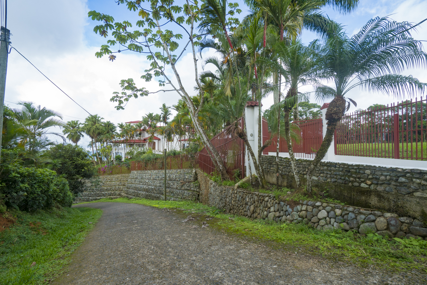 4 bed Single Family Homes For Sale in Dominical, Puntarenas - thumb 25