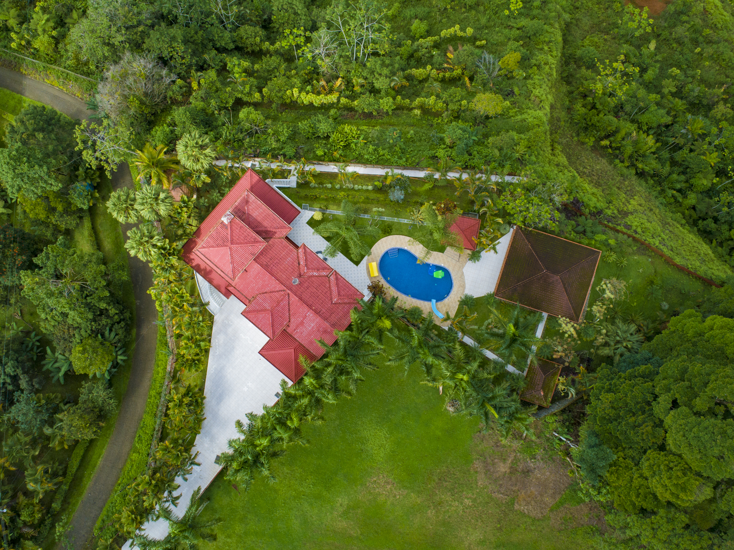 4 bed Single Family Homes For Sale in Dominical, Puntarenas - thumb 28