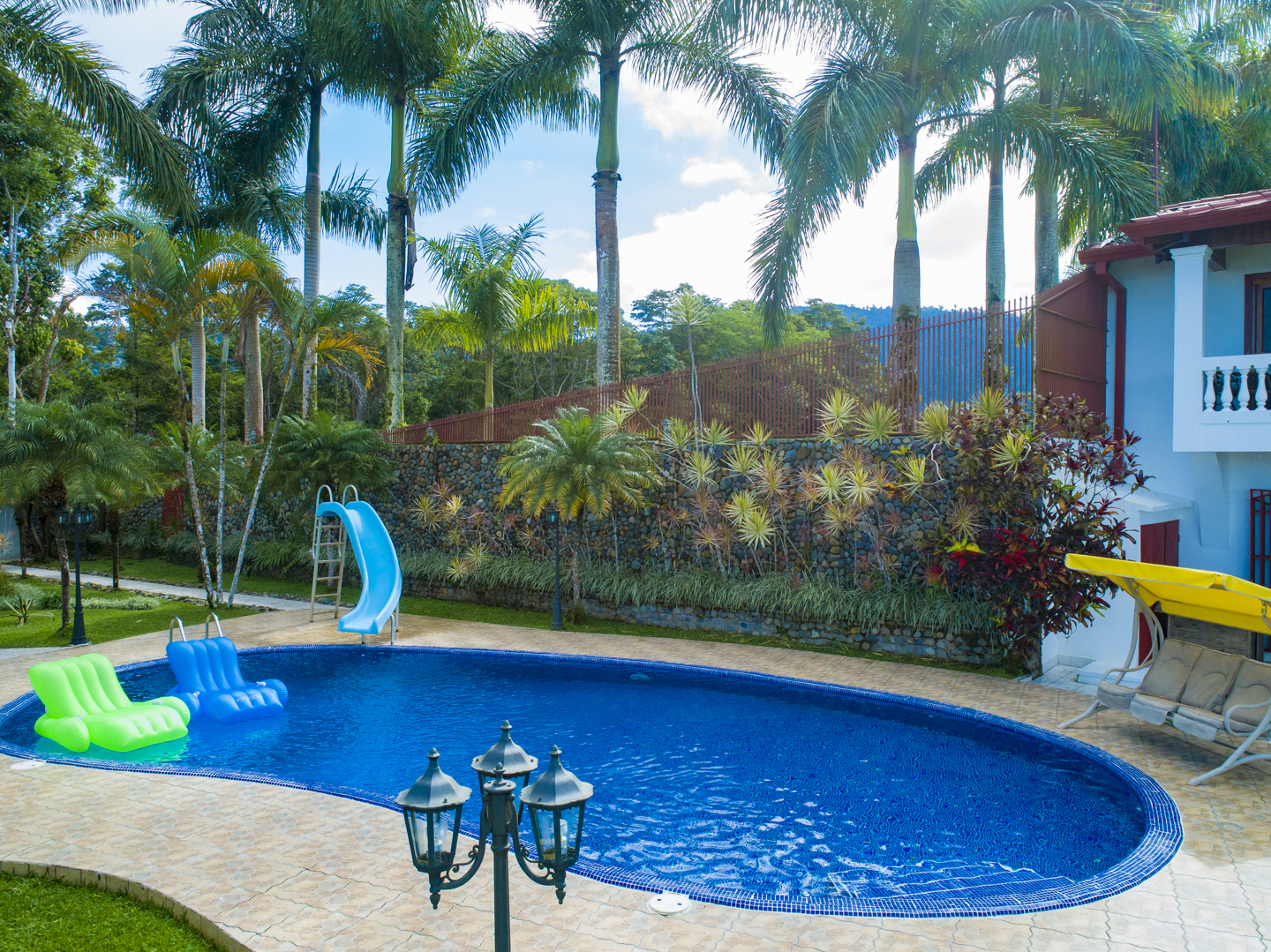 4 bed Single Family Homes For Sale in Dominical, Puntarenas - thumb 27