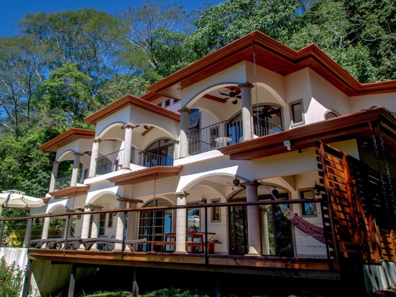 4 bed Single Family Homes For Sale in Dominical, Puntarenas - 1