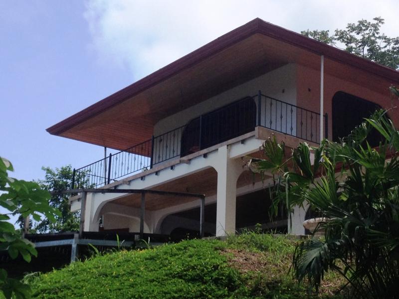 4 bed Single Family Homes For Sale in Dominical, Puntarenas - 1