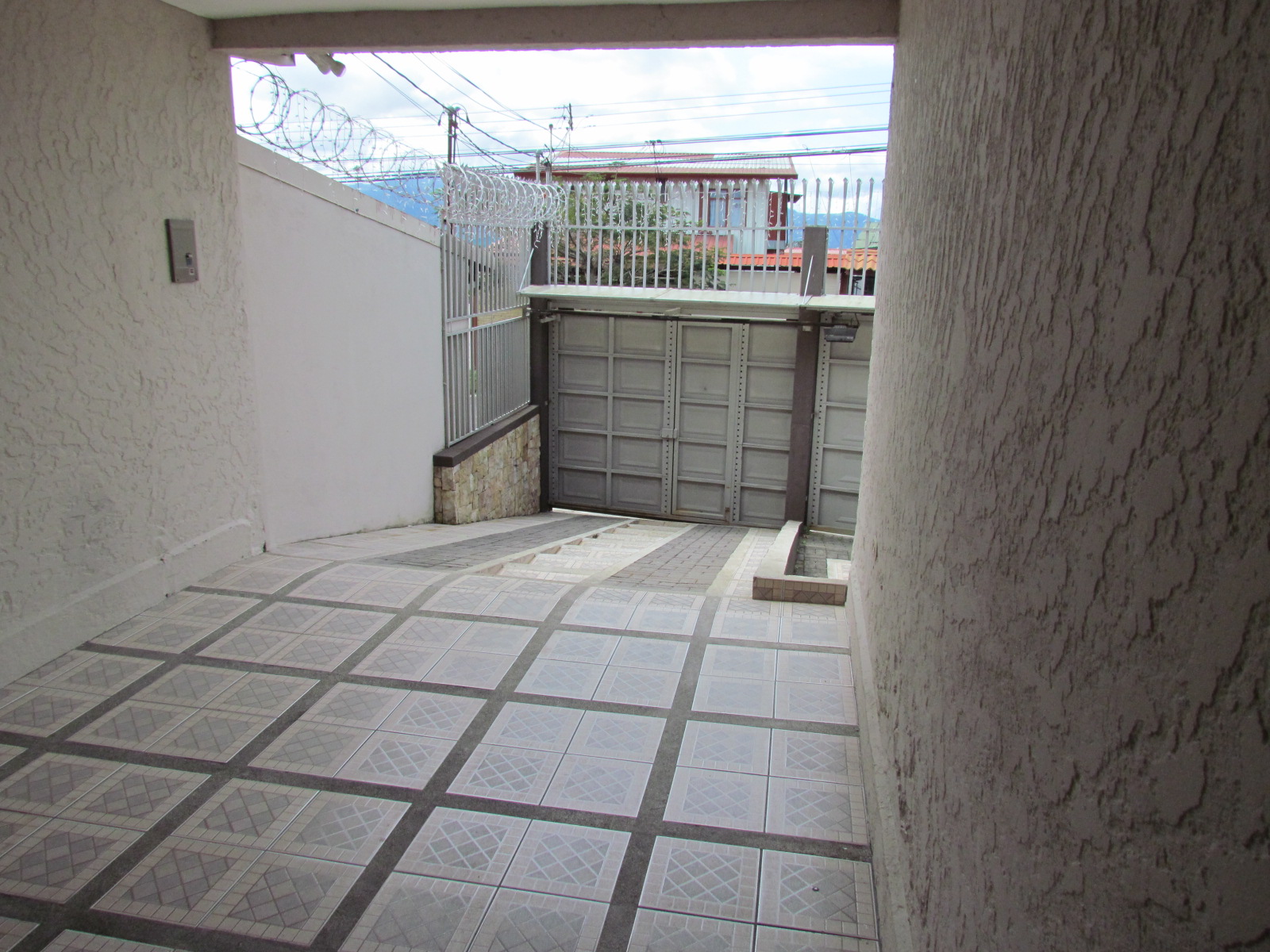 4 bed Single Family Homes For Sale in Moravia, San Jose - thumb 16