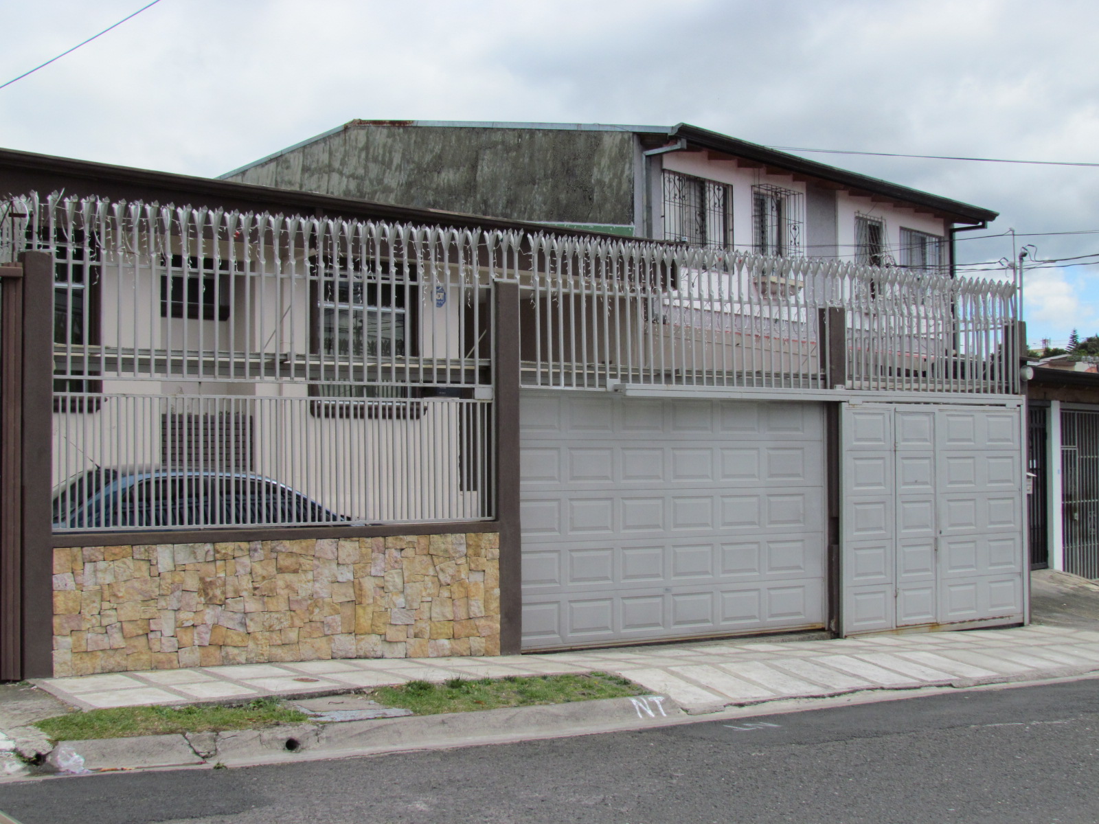 4 bed Single Family Homes For Sale in Moravia, San Jose - thumb 1