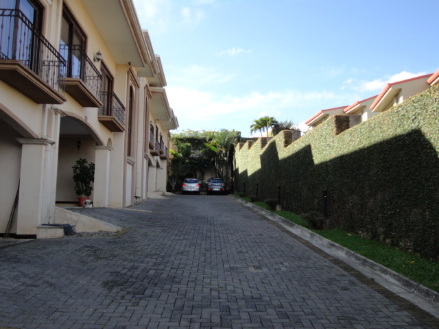 3 bed Single Family Homes For Sale in Escazu, San Jose - thumb 2