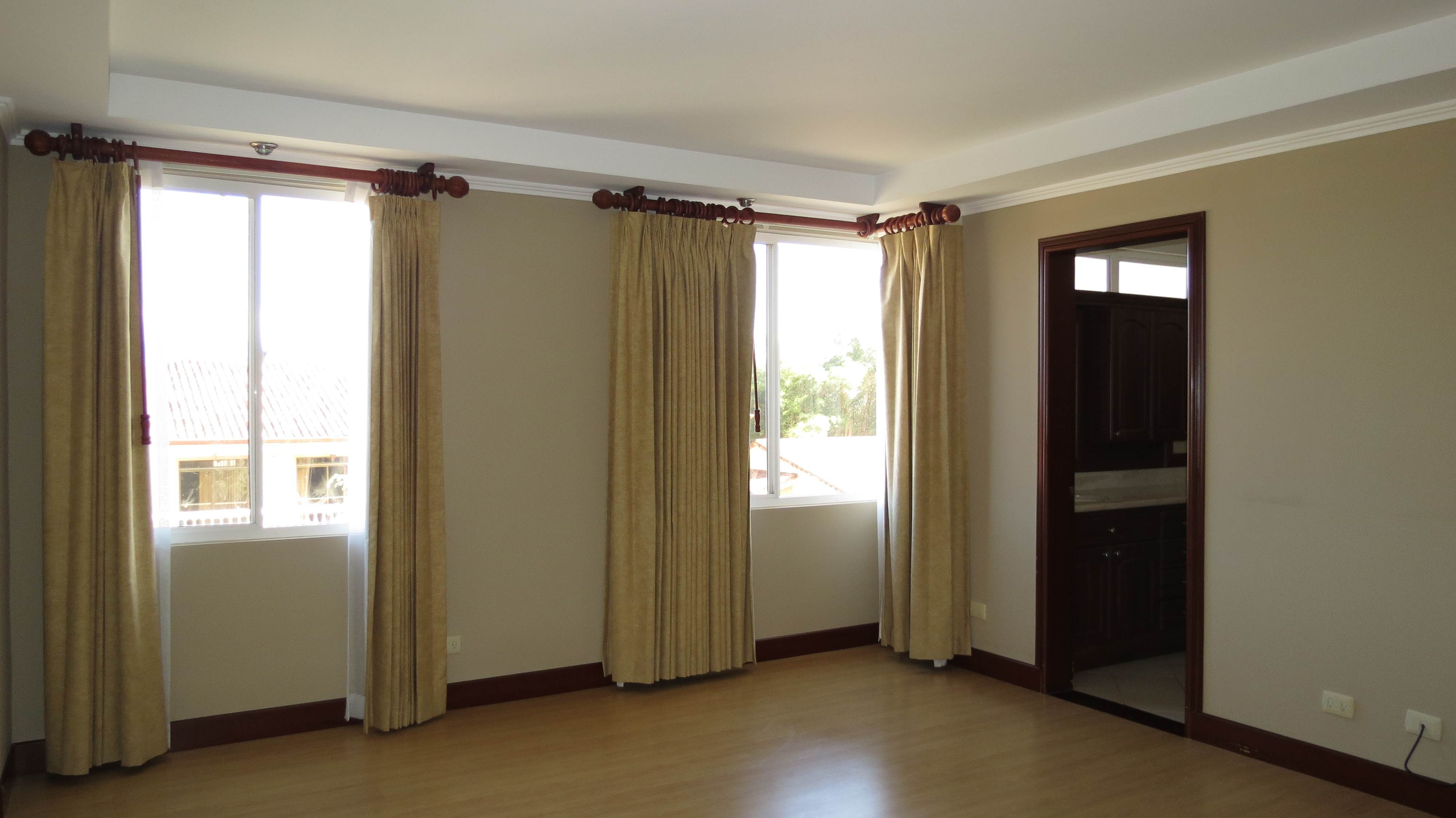 3 bed Condo For Sale in Jaboncillo, San Jose - thumb 4