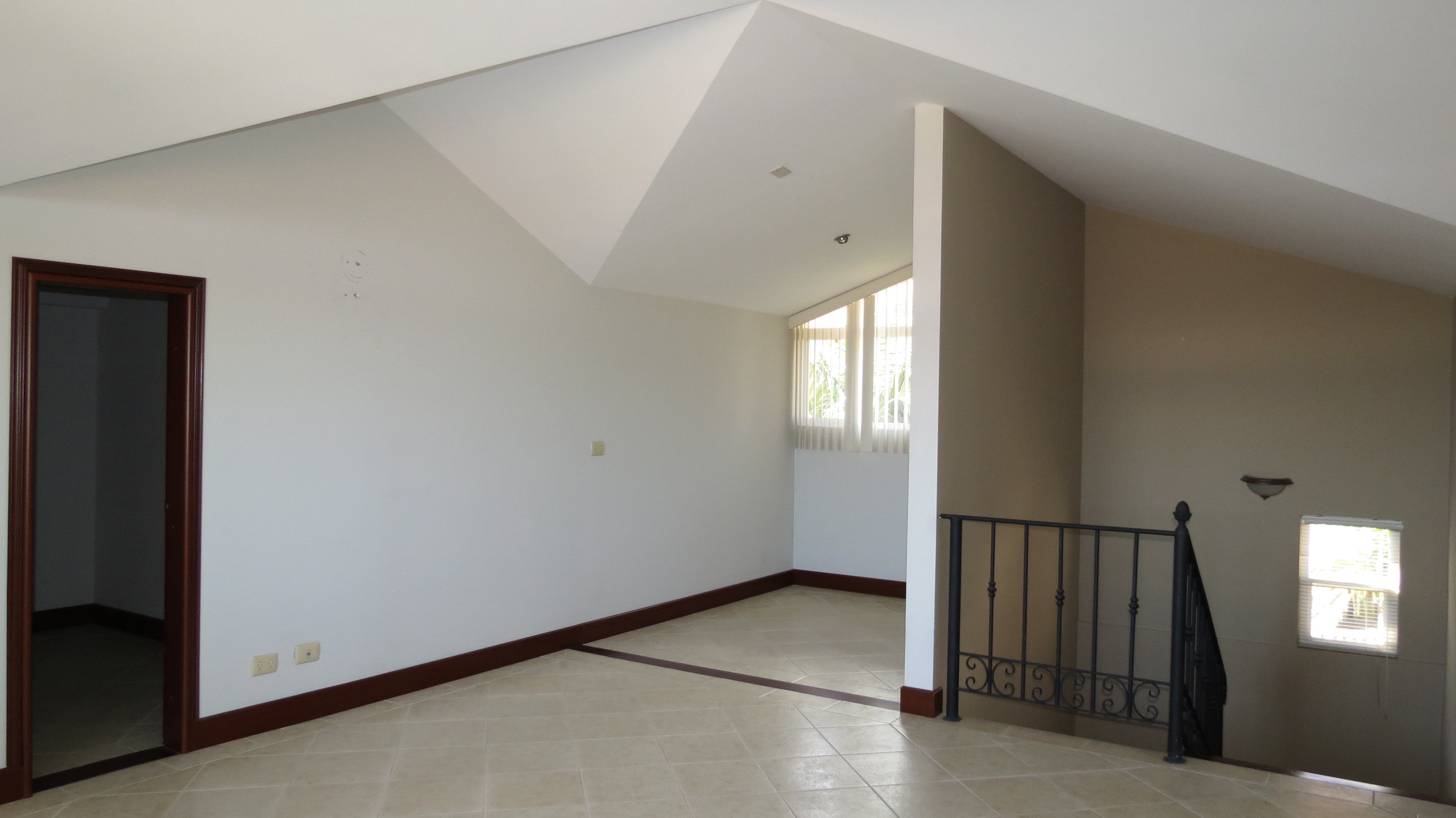 3 bed Condo For Sale in Jaboncillo, San Jose - thumb 7