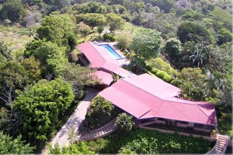 6 bed Single Family Homes For Sale in Manuel Antonio, Puntarenas - thumb 1