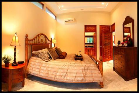 4 bed Single Family Homes For Sale in Manuel Antonio, Puntarenas - thumb 4