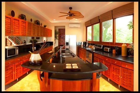 4 bed Single Family Homes For Sale in Manuel Antonio, Puntarenas - thumb 8